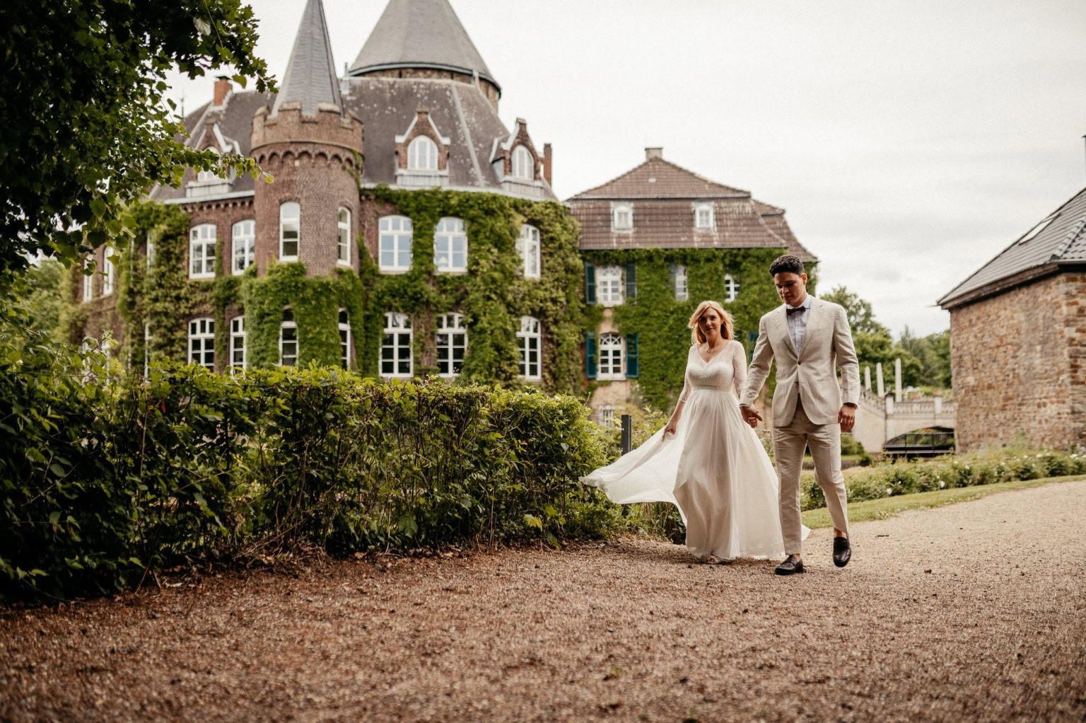 After Wedding Shooting mit Babybauch bei Schloss Linnep in Ratingen by photoart huebner 30 .jpg