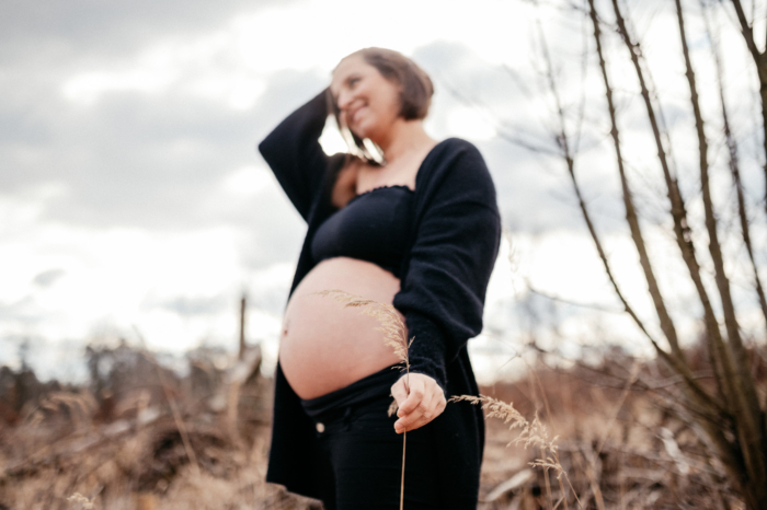 Babybauch Shooting Was ziehe ich an Wir beantworten Deine Fragen rund ums Babybabuch Shooting photoart hübner Dein Fotograf in NRW 08