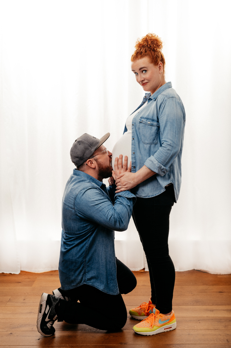 Babybauch Shooting mit Carina und Andre Schwangerschafts Fotos zu zweit photoart hübner Dein Fotograf in NRW 10