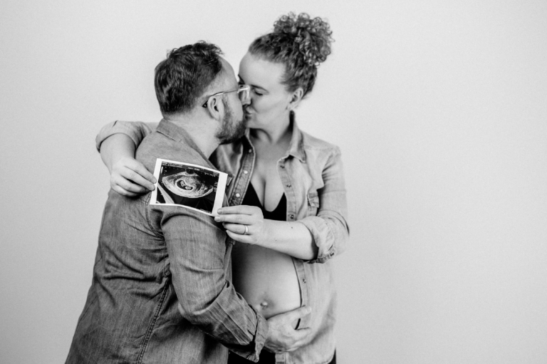 Babybauch Shooting mit Carina und Andre Schwangerschafts Fotos zu zweit photoart hübner Dein Fotograf in NRW 27