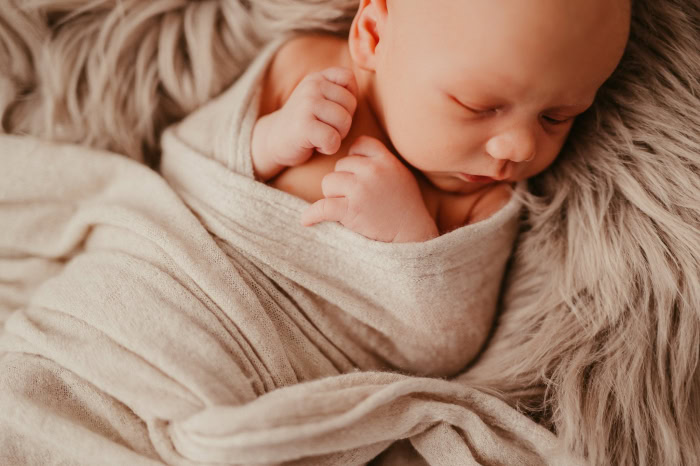 Babybauchfotos - Schwangerschaftsfotos - Babyfotos - Neugeborenenfotos - Newborn-Shooting - photoart hübner - Mettmann