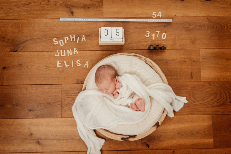 Little Sophia – Neugeborenen Shooting Familien Fotograf photoart hübner Atelier in Ratingen bei Düsseldorf 06