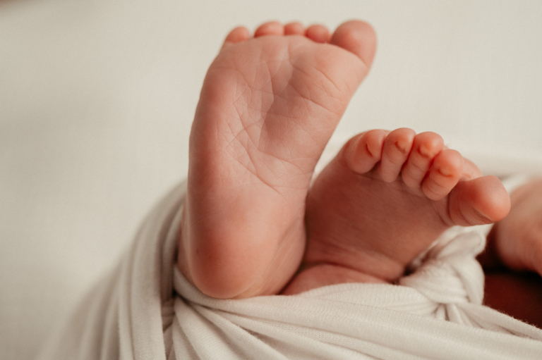 Neugeborenen Fotos – Babyglück – Willkommen kleiner Danilo Neugeborenen Shooting photoart hübner Dein Fotograf 02