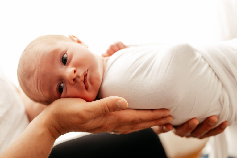 Neugeborenen Shooting mit der kleinen Filippa Newborn Shooting im Fotostudio photoart hübner 10