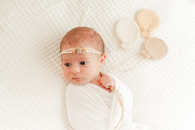 Neugeborenen Shooting mit der kleinen Filippa Newborn Shooting im Fotostudio photoart hübner 18