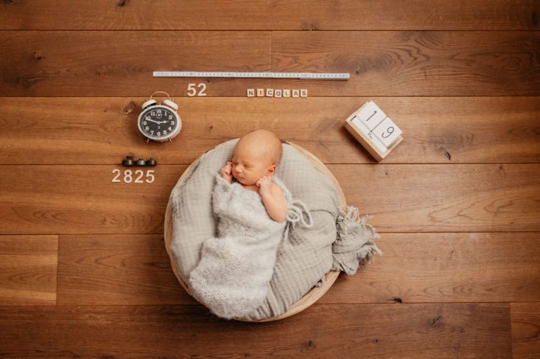 Neugeborenenfotografie – Was ist zu beachten Neugeborenenfotos im Fotostudio Junges Familienglück wird sichtbar photoart hübner 34
