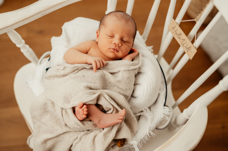 Newbornshooting – „Klein aber Oho“ Neugeborenen Fotografie im Atelier photoart hübner 13