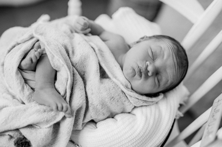 Newbornshooting – „Klein aber Oho“ Neugeborenen Fotografie im Atelier photoart hübner 14