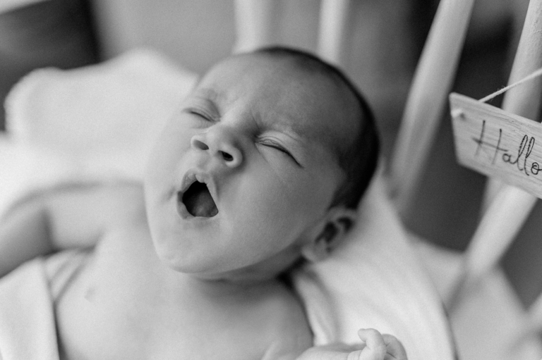 Newbornshooting – „Klein aber Oho“ Neugeborenen Fotografie im Atelier photoart hübner 16