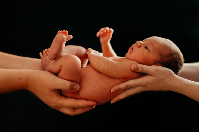 Newbornshooting – „Klein aber Oho“ Neugeborenen Fotografie im Atelier photoart hübner 17