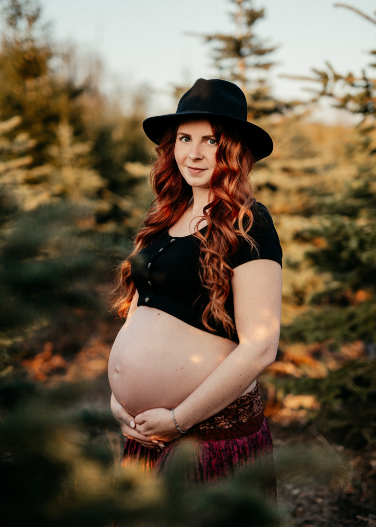 Schwangerschaft Fotoshooting bei Abendlicht Babybauch Fotos in der freien Natur photoart hübner Dein Fotograf 27