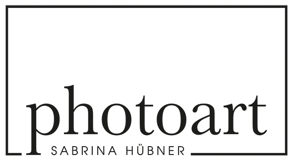 photoart huebner Dein Fotograf Logo Hochzeitsfotografie und mehr klein.png